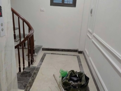 Chính chủ bán gấp nhà  mới thang máy,  ngõ ô tô, ngô thì sĩ, hà đông. dt: 45m2   5 tầng. giá 10,3 1