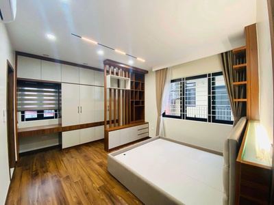 Cần bán gấp     mặt phố cự lộc - 40m x 6 tầng thang máy - lô góc giá hơn 13 tỷ 1