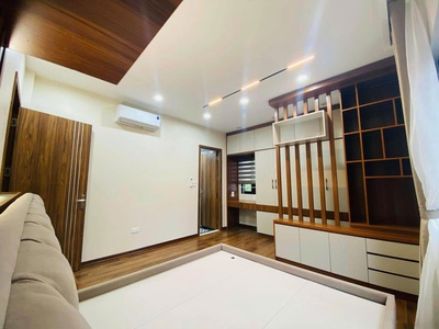 Cần bán gấp     mặt phố cự lộc - 40m x 6 tầng thang máy - lô góc giá hơn 13 tỷ 2