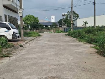 Chủ cần tiền bán gấp đấu giá x3 đăng kiểm khê nữ nguyên khê lô 66 3