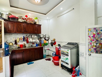 Cần tiền bán gấp nhà lưu hửu phước  p15, q8 , dt: 48m2  3,1   15m  2t, 3pn chỉ 2.9 tỷ. 3