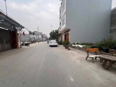 Bìa làng phúc hậu - dục tú- trục kinh doanh sầm uất đừng 3 ô tô tránh gần vin cổ loa dduongf dẫn 1