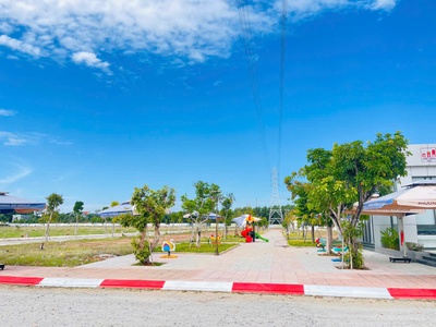 Cần tiền nên cần bán gấp lô đất 2 mặt tiền đối diện công viên trung tâm chỉ 980Tr. Sở hữu ngay 1