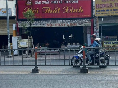 Cần bán gấp nhà mặt tiền tô ký   hóc môn  ngang khủng 8m, dài 50m 0