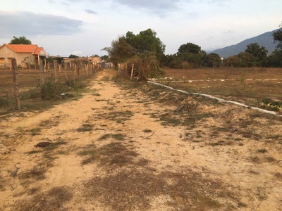 Bán tổng lô đất ninh an- nam vân phong- dt 1436m2  200m thổ  đang chia thành 3 lô giá từ 1tỷ/ lô 0