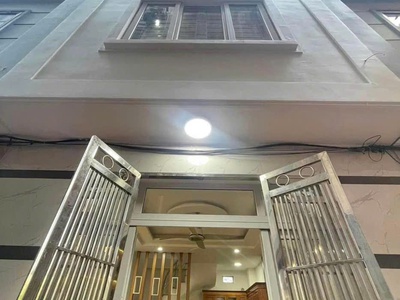 Cần bán nhà lĩnh nam 30m 5 tầng 4 ngủ nhà mới giá 4.1 tỷ sổ chung 0