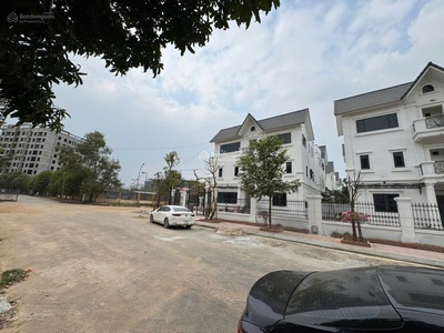 Bán đất dịch vụ kim hoa, mê linh, đối diện 9 tòa cc xh garden city đang mở bán, đường 20m, kd đỉnh 2