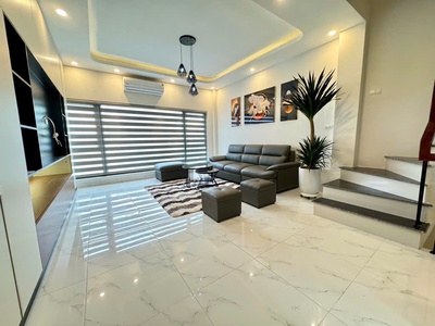 Hiếm - nhà đẹp đại la - chỉ 8.2 tỷ - cách phố 30m - thang máy - 5 tầng ở ngay 0