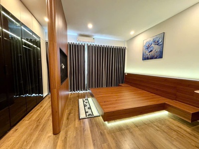 Hiếm - nhà đẹp đại la - chỉ 8.2 tỷ - cách phố 30m - thang máy - 5 tầng ở ngay 2