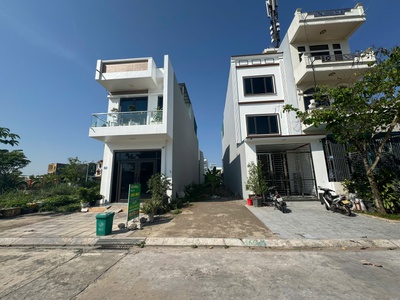 Mình cần bán lô đất ở  phố duy tân- p.hải yên- tp móng cái- quảng ninh 2