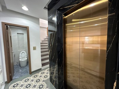 Mặt ngõ kim mã - 30m ra mặt phố - building 7 tầng thang máy - giá 20 tỷ 2
