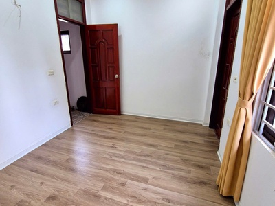 Nhà đẹp khương trung - lô góc - dt 36m2 5 tầng mặt tiền 4.1m giá 8.5 tỷ 0