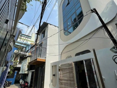 Nhà đẹp giá rẻ trung tâm quận 10   3 tầng chỉ 1.2 tỷ, sổ hồng riêng  nở hậu 1