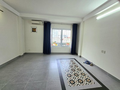 Bán nhà tân mai 5 tầng dân xây cách phố 10M hoàng mai 3