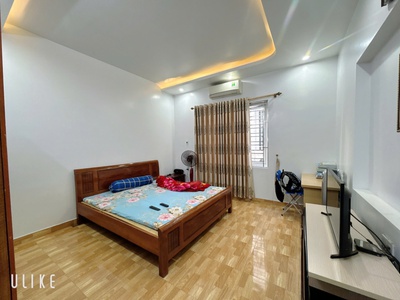 Bán nhà riêng, đường Chợ Hàng, 4 tỷ, 45 m2,Ngõ 4m, vị trí đẹp hot 0