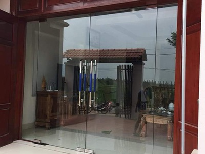 Cửa kính thủy lực bản lề sàn cho mặt tiền đẹp 0