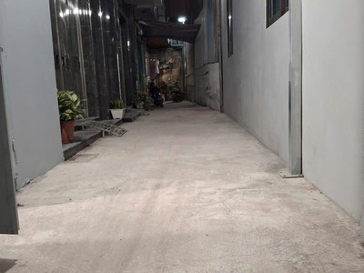 Phòng trọ cấp 4 xuân đỉnh 28m2 gác xép gía 2,3tr/th đủ đồ 4