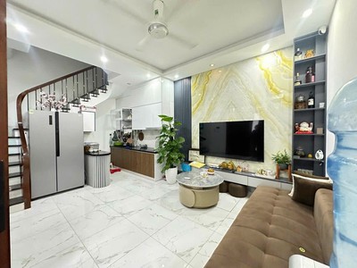Lạc Long Quân 32m2 x Mặt tiền 6M - Nhà gần mặt phố. Trước nhà thoáng sáng. 1