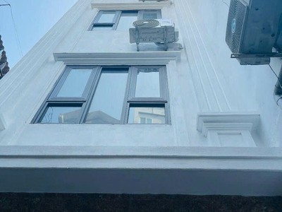 Hoàng Cầu 30m2 x 6 tầng - Lô góc 2 thoáng - Ngõ nông, gần ô tô dừng đỗ. 0