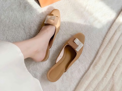 Dép sục cao gót nữ phối khóa vuông 2