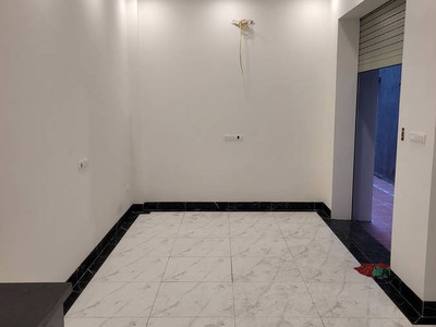 Nhà mới kính koong phúc lợi 31 m2,x 5 tầng,mặt tiền 4m,4.65 tỷ long biên. 1