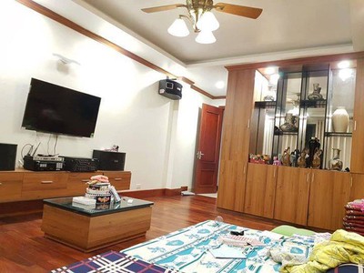 Bán nhà văn chương 20m2 x 5 tầng, ngõ to 4m, cực gần phố giá bán nhỉnh 3 tỷ 0