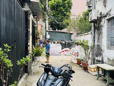 Bán gấp nhà khu tên lửa, bình trị đông b, bình tân - diện tích 82m  - 2 tầng - xe hơi vào nhà - giá 1