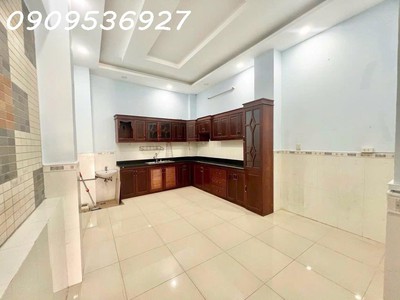 Bán gấp nhà khu tên lửa, bình trị đông b, bình tân - diện tích 82m  - 2 tầng - xe hơi vào nhà - giá 4