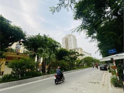 Bán nhà mặt phố lạc long quân, quận tây hồ, 150m2, mặt tiền hơn 7m, giá chỉ 88 tỷ 4