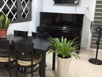 Nhà góc 2 mặt tiền hoa đào, dt 39m2, 5 tầng, 5 phòng ngủ, giá 14.8 tỷ có tl 4
