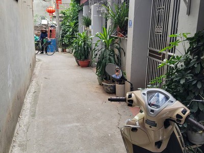 Nhà mới kính koong phúc lợi 31 m2,x 5 tầng,mặt tiền 4m,4.65 tỷ long biên. 0