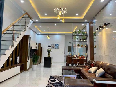 Bán nhà phân lô phố 8/3 ô tô đỗ cửa, 41m2 mặt tiền rộng, nhà đẹp giá 5,9 tỷ cực hiếm 1