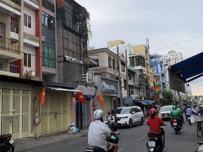 Nhỉnh 10tỷ- mặt tiền tt quận 5-39m2 4tầng ngay nguyễn biểu-cao đạt khu sầm uất kd đỉnh. 4