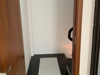 Nhà đẹp - ở ngay - một nhà ra ô tô phố  kẻ tạnh 30 m2,x 5 tầng, mặt tiền  3.6m, 5.75 tỷ long biên. 1