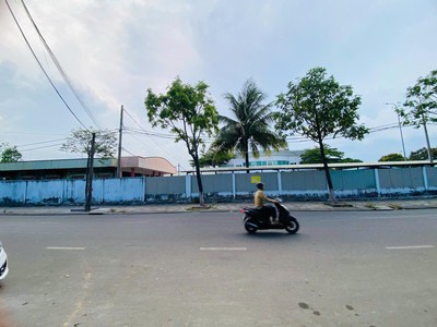 Bán 2 lô khu đất mt 10m5 đường nguyễn văn tạo bến xe đà nẵng đang có sẵn tổng doanh thu 10tr/tháng 1