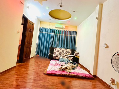 Đã mắt   đã tim   lạ từ cánh cửa đến ban công,  nhà lô góc   5 tầng sáng rực  tn 553 giải phóng 4