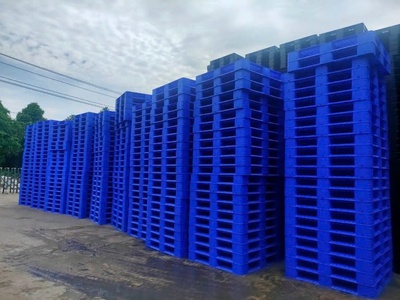 Ưu đãi cực hot  Pallet nhựa TP.HCM giá rẻ nhất thị trường từ công ty Mai Trâm 5