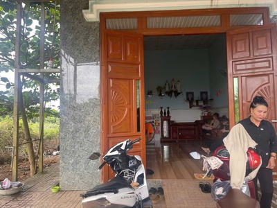 Tôi cần bán nhanh lô đất hiện tại có nhà trên đất và 300 cây sầu riêng g 4