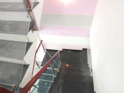 Gia đình tôi cần bán gấp căn nhà phố mặt tiền đường kinh doanh mua bán được 1