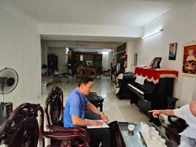 Nhà như biệt thự, ô tô vào, dân trí cao, yên tĩnh, sống lý tưởng, phù hợp kinh doanh văn phòng, giá 0