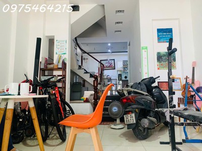Bán gấp nhà mặt tiền hiệp bình phước   giá chỉ 13.5 tỷ  chủ bao sang tên   dòng tiền ổn định 3