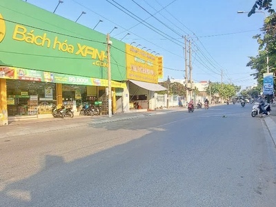 Chủ ngộp bank   bán gấp lô đất 168m  tặng nhà-mua giữ tiền quá ngon. 0