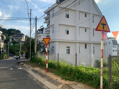 Chính chủ tôi cần bán nhanh  hoặc cho thuê  lô đất đẹp ngay trung tâm đà lạt, phường 3, đường tô 4