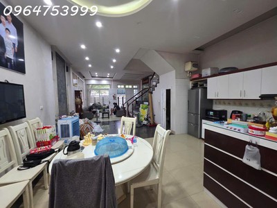 Siêu vip   biệt thự sân vườn, ở sướng giữa lòng thủ đô diện tích thực tế 150m   mặt tiền 7.8m  khu 0