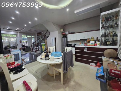 Siêu vip   biệt thự sân vườn, ở sướng giữa lòng thủ đô diện tích thực tế 150m   mặt tiền 7.8m  khu 3