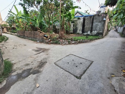 Bán 108m2 lô góc 2 mặt tiền.đường oto 2,5 tấn đỗ cửa.  - dt : 108m2. mt mh   7,6  - đ/c : xã lam 2