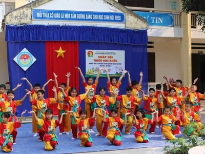 Cho thuê quần áo biểu diễn trẻ em tại tphcm 19