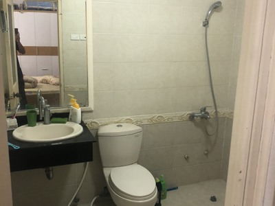 Cho thuê chung cư HH1 Yên Hòa, 85m 2 phòng ngủ, đủ đồ 12 triệu 8