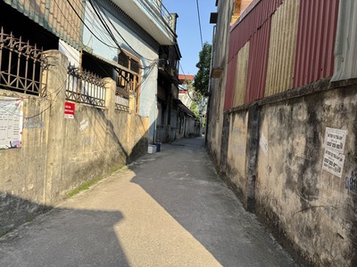 Cần bán 50,1m2 nhà cấp 4 ngõ 197 Phúc Lợi. Cách 20m ra đường thông ô tô, gần chợ   trường các cấp 1