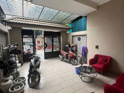 Cần bán 98,2m2 nhà 4,5 tầng mặt phố Nguyễn Văn Hưởng. Vị trí đẹp, ô tô tránh, vỉa hè, kinh doanh 0